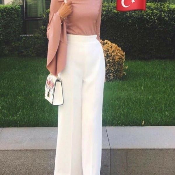 I am BEYZA, your new escort from Istanbul. I am only 21, and with you only for a limited time. As you see, as different from other ladies here, I veil. I do not aim to do this job continuously. I only want to have beautiful friendships, and then to continue my usual life. I am as beautiful and attractive as in my photos. They are all newly taken with no Photoshop, which you will notice the very moment you open the door. If you think otherwise or are somehow disappointed, you can immediately end the date without paying a cent. Because of the priority of my private life, I cannot answer your calls. I assure to respond to your date requests, if you send a warm SMS.